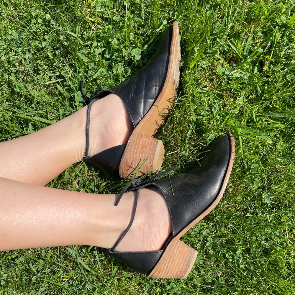 Kelsi Dagger black leather tie shoes